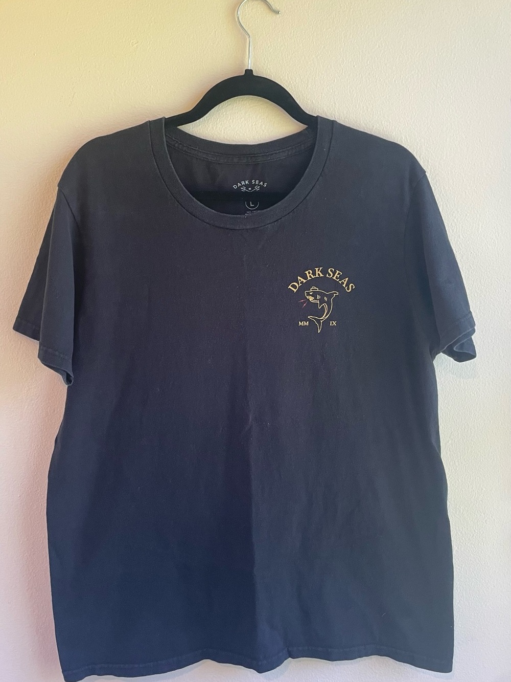 Dark Seas MMIX Shark Graphic Tee Size L Surf Skate Streetwear Faded Black